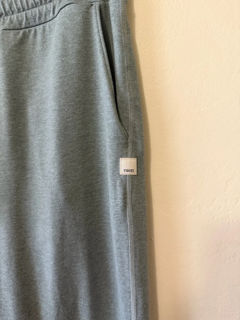 Vuori Women's performance Joggers in Slate Teal with Contrast Drawstring size m - Picture 3 of 6
